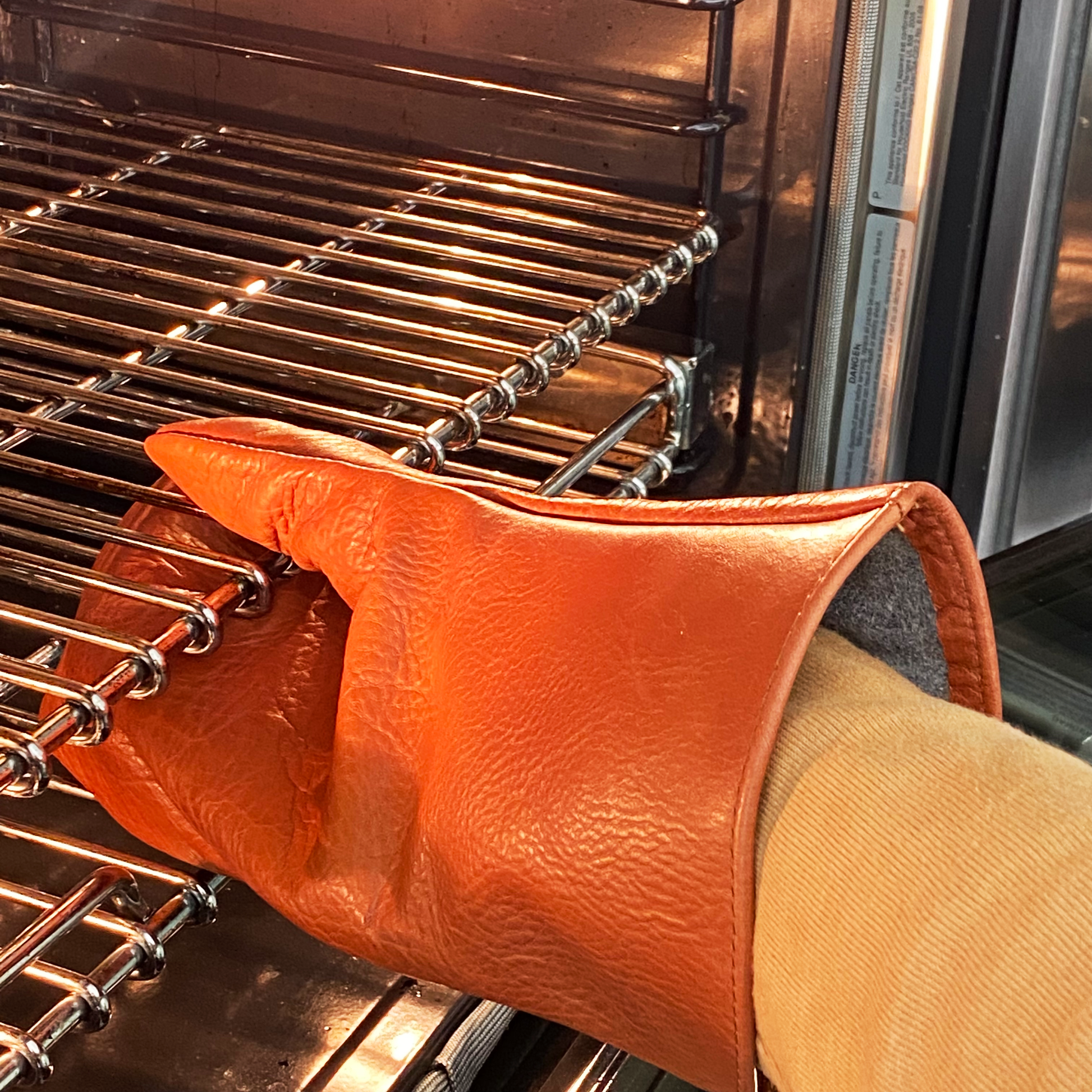 Great Useful Stuff — Premium 100% USA Leather Oven Mitt