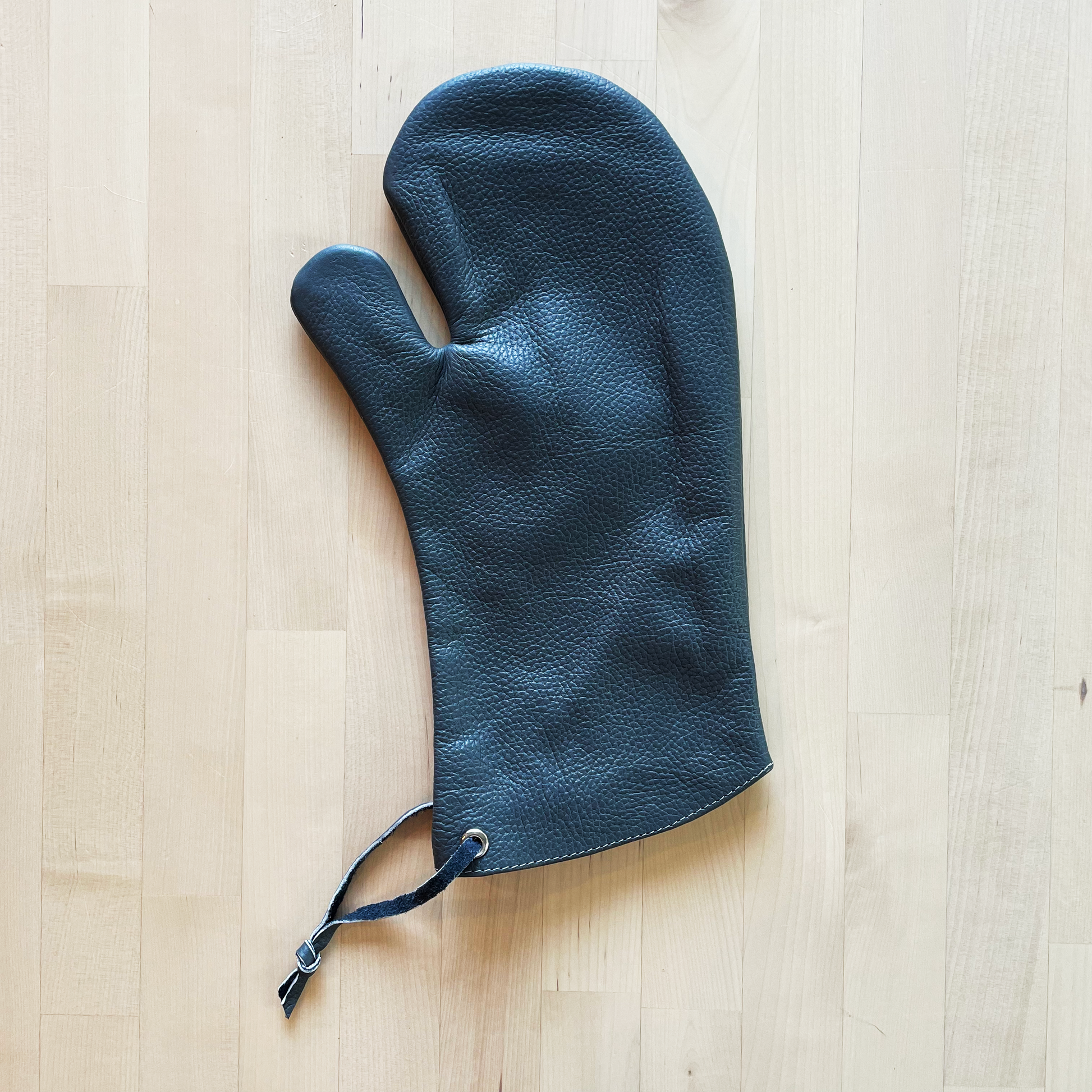 Great Useful Stuff — Premium 100% USA Leather Oven Mitt