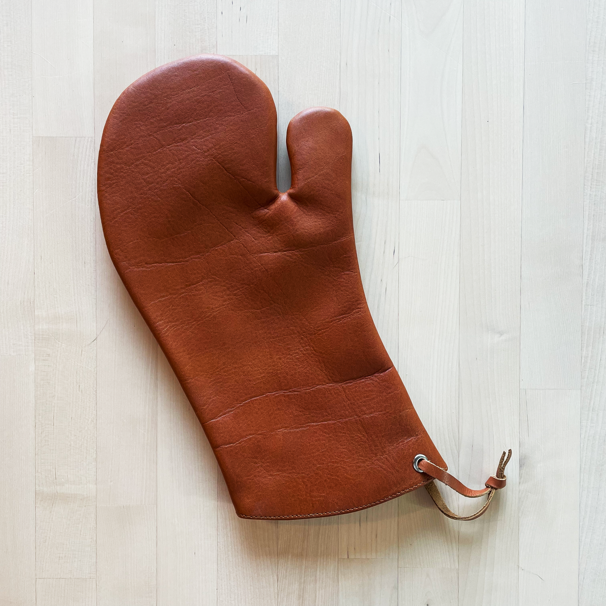 Great Useful Stuff — Premium 100% USA Leather Oven Mitt