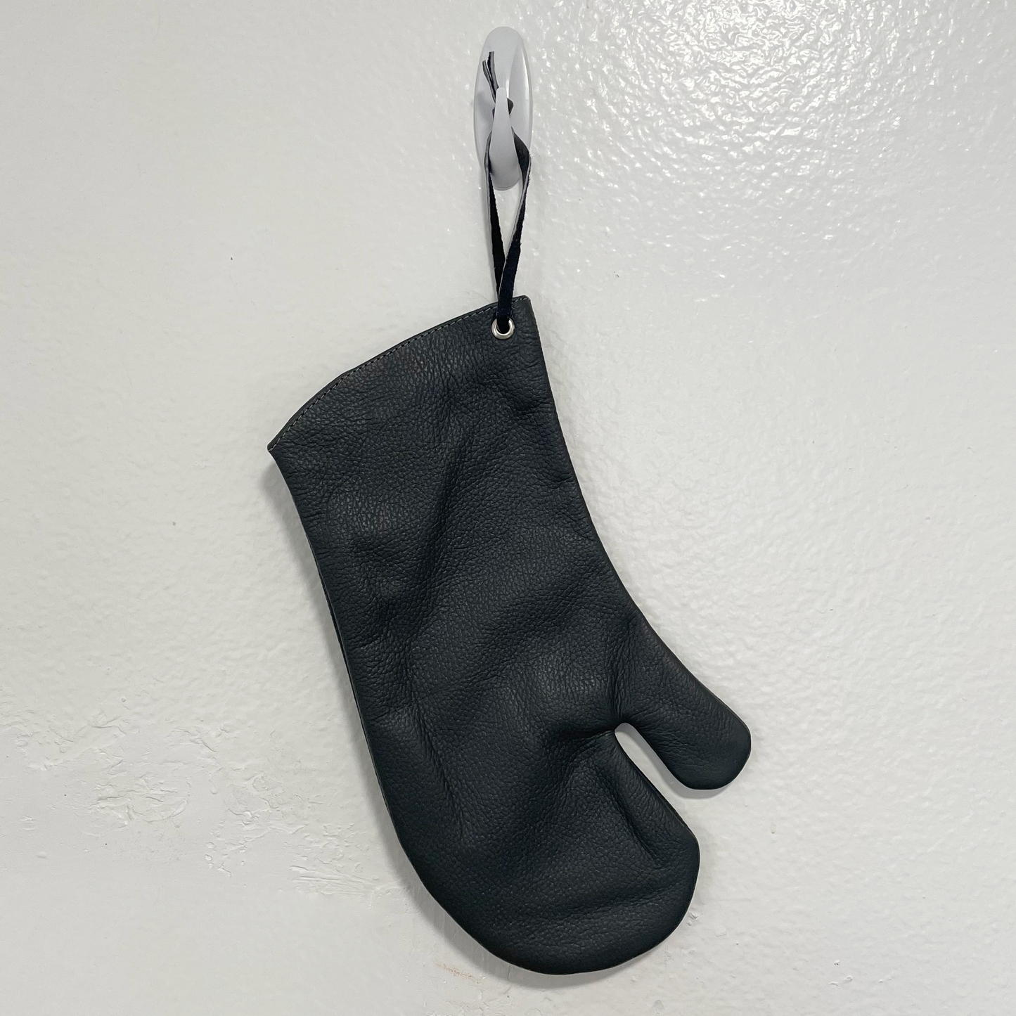 Great Useful Stuff — Premium 100% USA Leather Oven Mitt