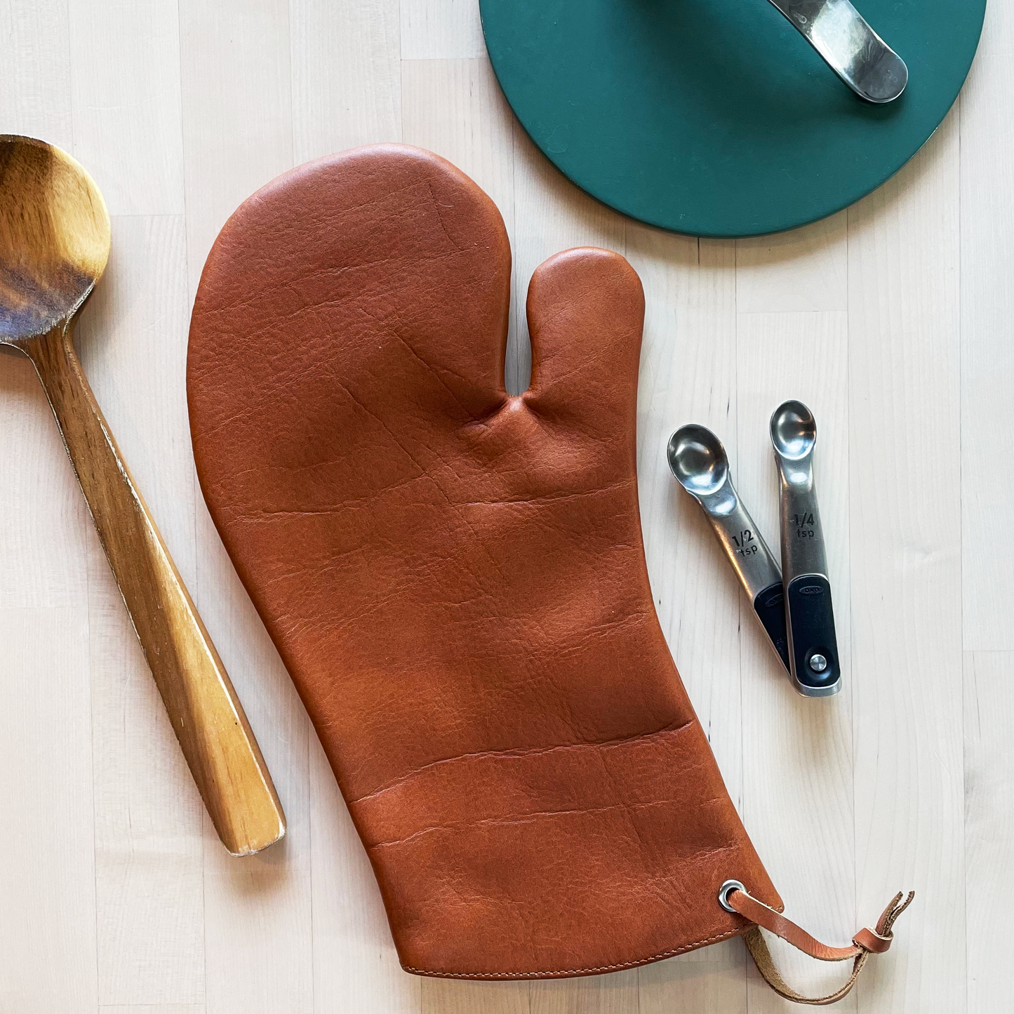 Great Useful Stuff — Premium 100% USA Leather Oven Mitt